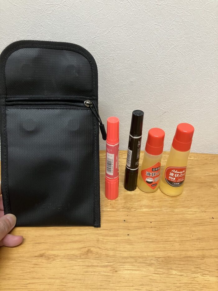 MaGdgetのFireproof Bagのまちの深さを「マジック・のり」で検証